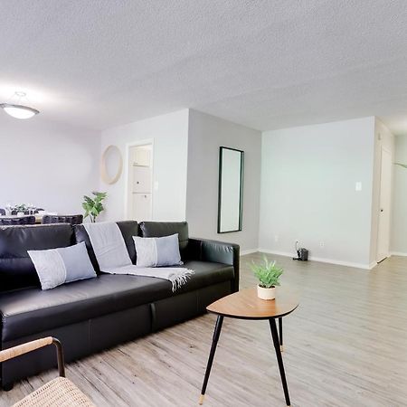 Modern Apartment At Crystal City Arlington Exteriör bild