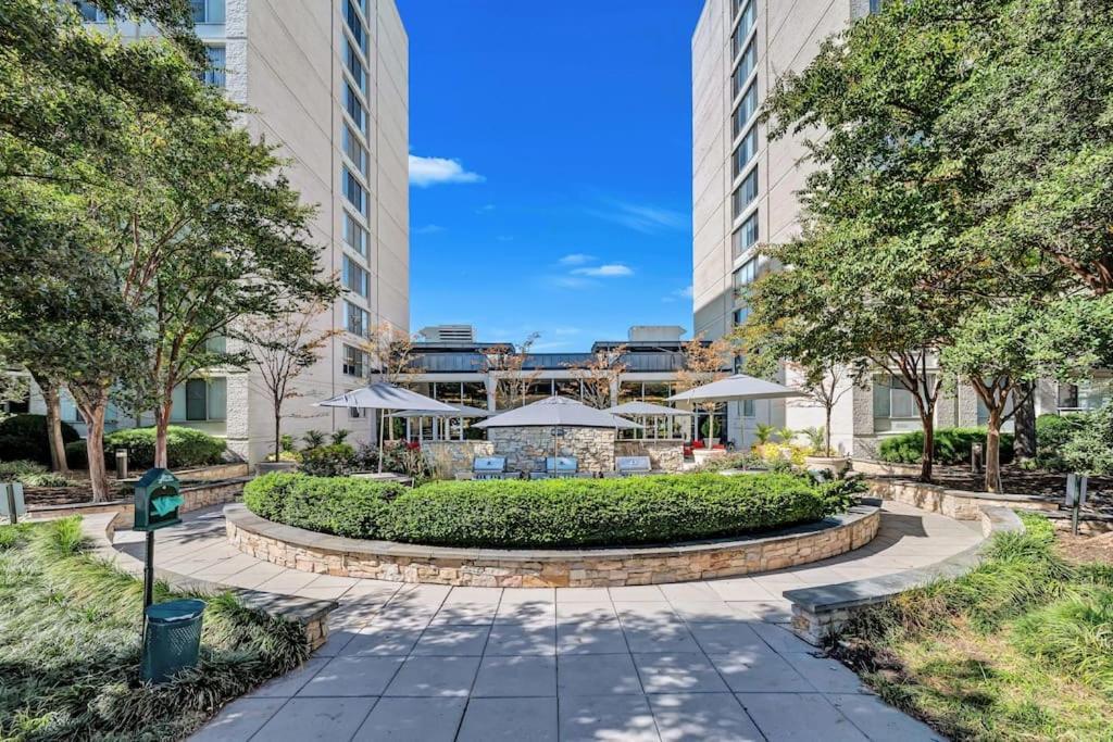 Modern Apartment At Crystal City Arlington Exteriör bild