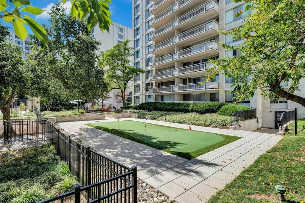 Modern Apartment At Crystal City Arlington Exteriör bild