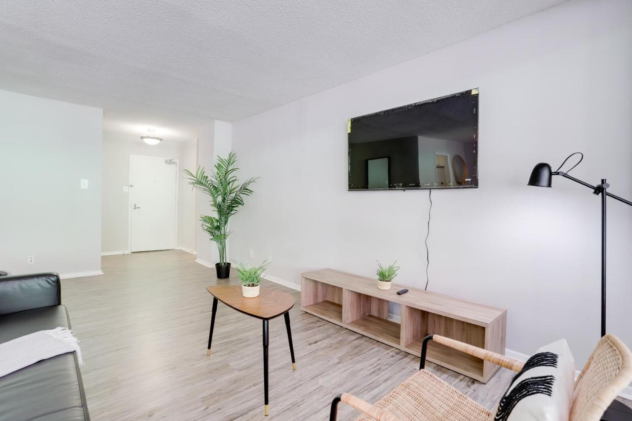 Modern Apartment At Crystal City Arlington Exteriör bild